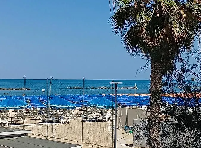 Atlantic Roseto Sul Mare Lägenhet *